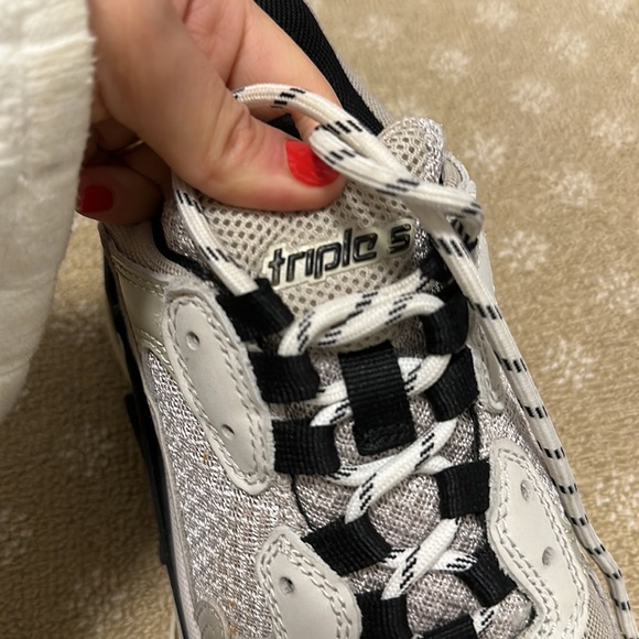 Balenciaga triple s sneaker size 38 - Picture 3 of 6